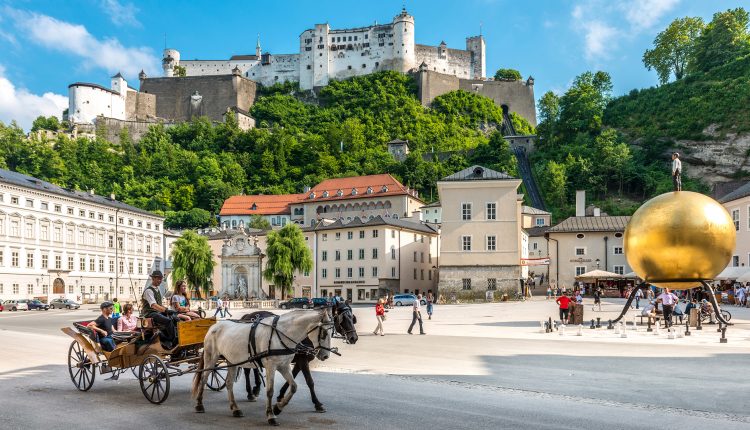 Kapitelplatz mit Festungsblick